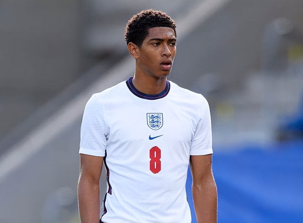 帅白龙罗超连KO四将，勇夺全国自由搏击75公斤级冠军！