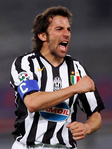 英超-十人切尔西1-1阿森纳，凯塞多蹬踏染红，枪手5分优势领跑（英超：切尔西少打一人1-1战平阿森纳，凯塞多蹬踏被罚下，阿森纳以5分优势领跑）