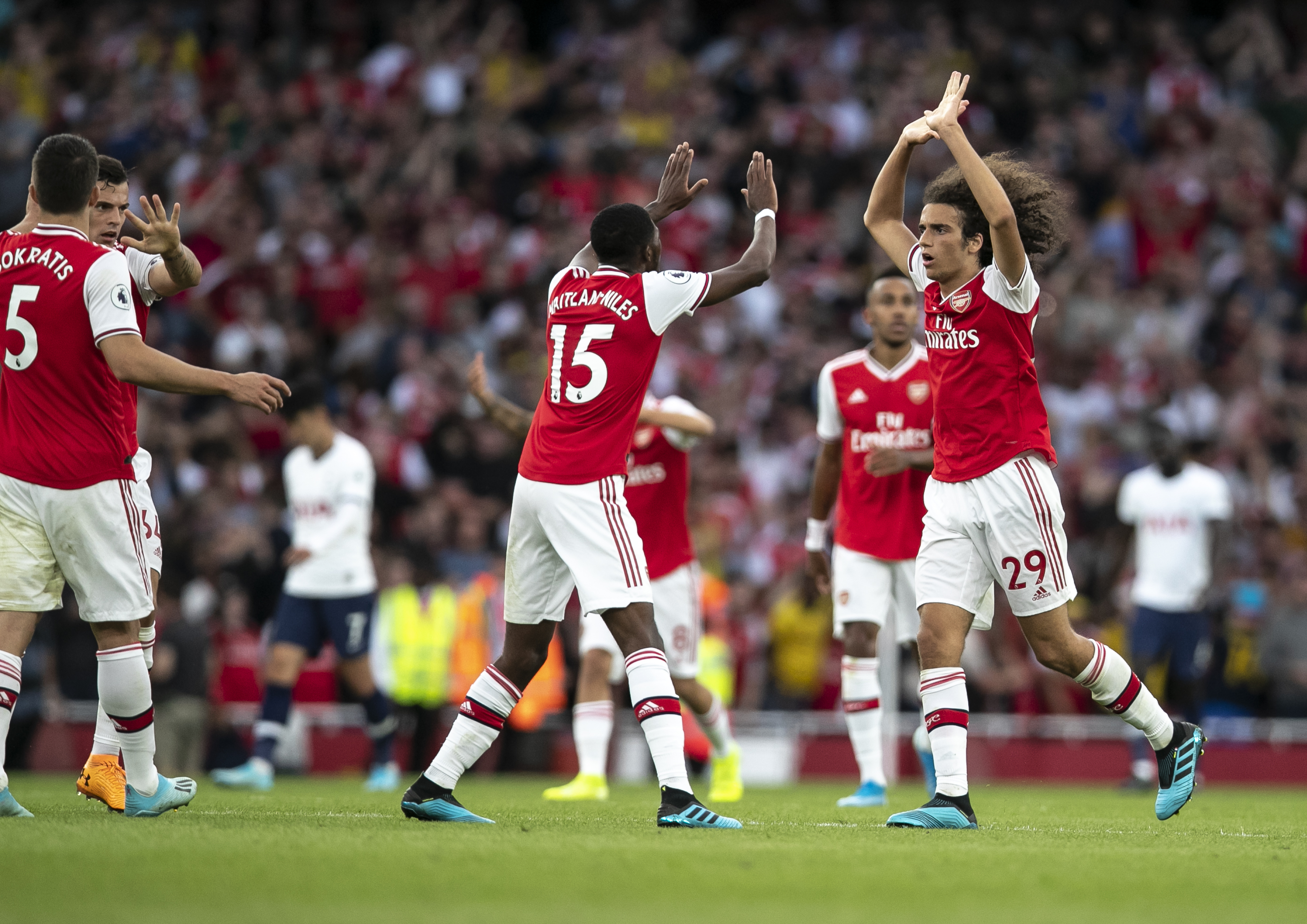 河南球迷心态反思，俱乐部称大热必死引警示