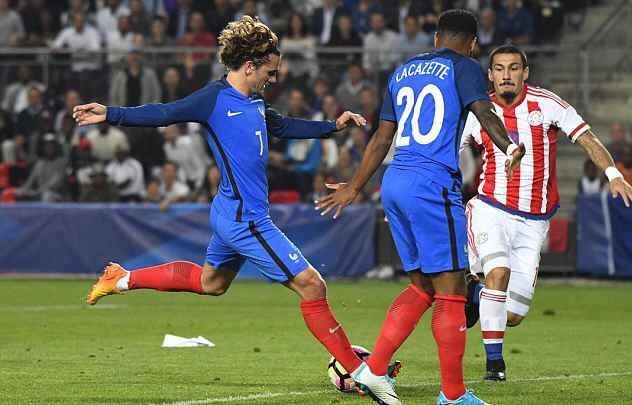 梅西：现代足球的永恒传奇