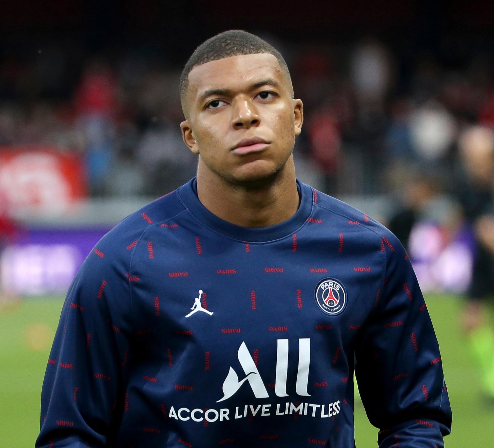 官方：广岛三箭巴西外援儒尼奥尔合同到期，赛季结束离队