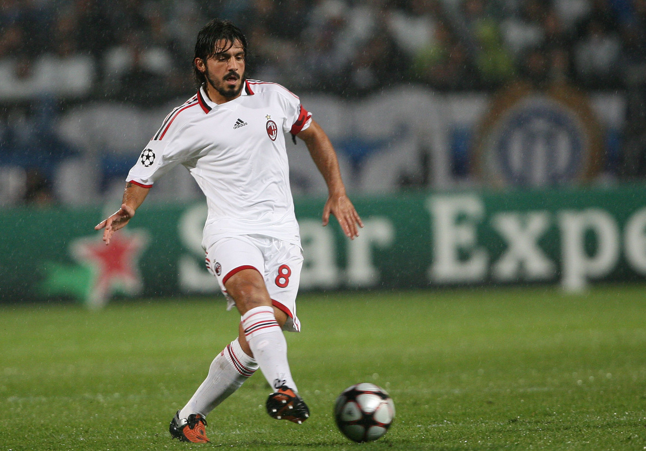 利物浦vs毕包第20分钟比赛暂停，全场球员、观众鼓掌致敬若塔