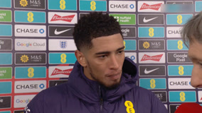 霍伊伦德梅开二度 那不勒斯击败尤文后登上意甲榜首（霍伊伦德双响，那不勒斯力克尤文登顶意甲榜首）