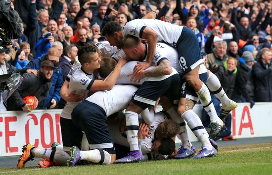 环足奖年最佳男足俱乐部候选：巴黎、切尔西、巴萨、拜仁在列