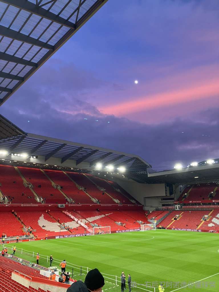 欧冠第4轮前瞻：双战术体系的博弈，两位神锋大战“群狼”（欧冠第4轮前瞻：两套战术硬碰硬，双神锋鏖战群狼）